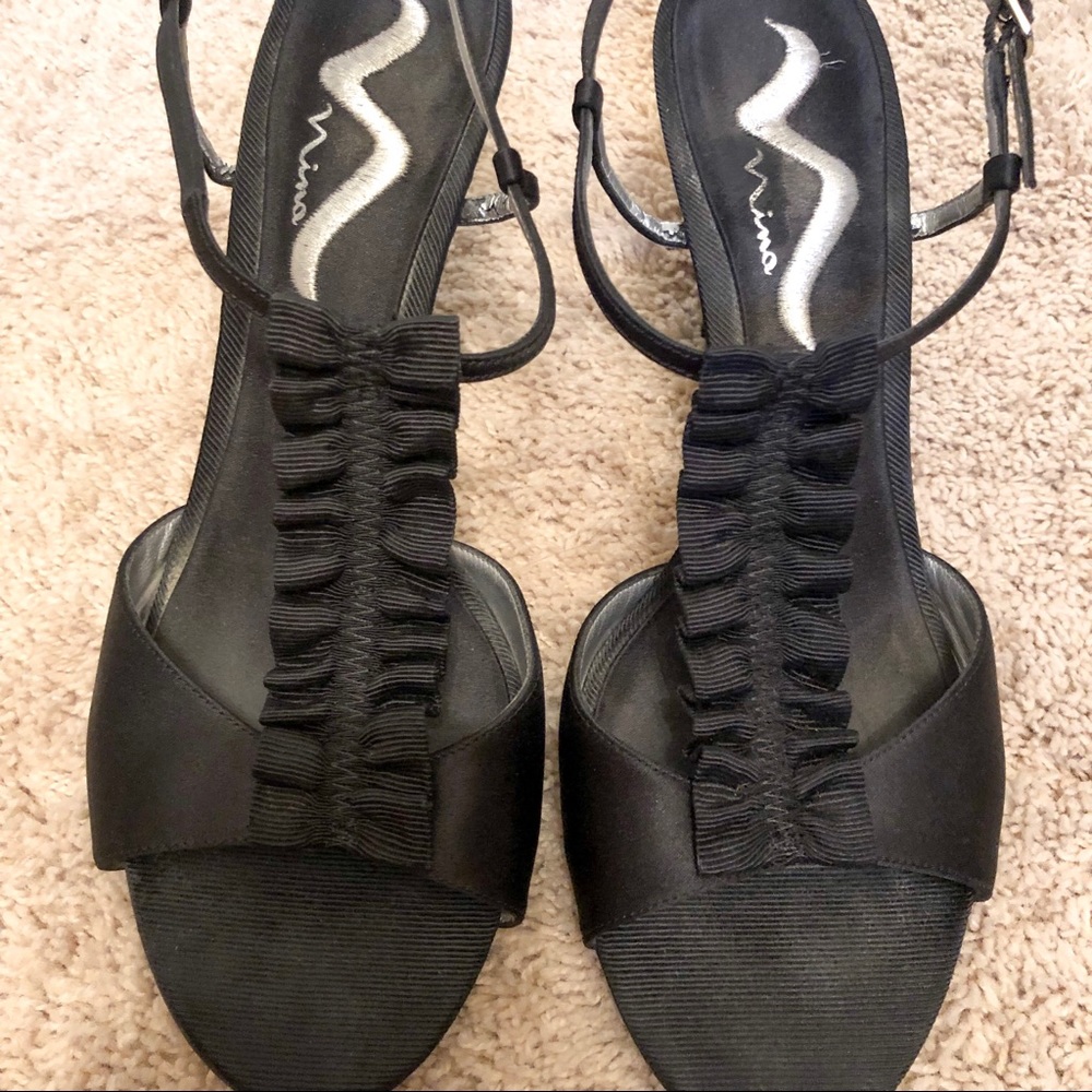 ☀️Nina black tuxedo heels. Size 10M.☀️